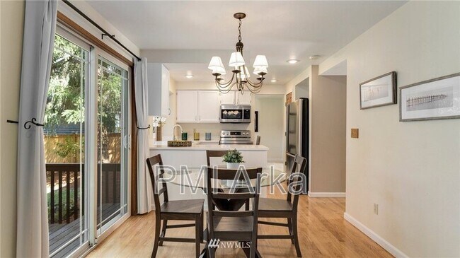 Building Photo - 23960 SE 42nd Pl