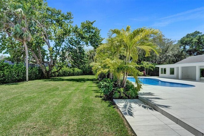 Building Photo - 2800 Banyan Blvd Cir NW