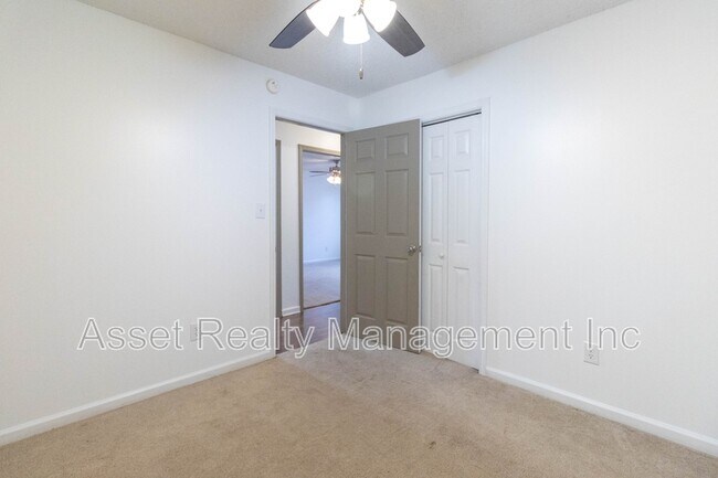 Building Photo - 2821 Vicksburg Ln