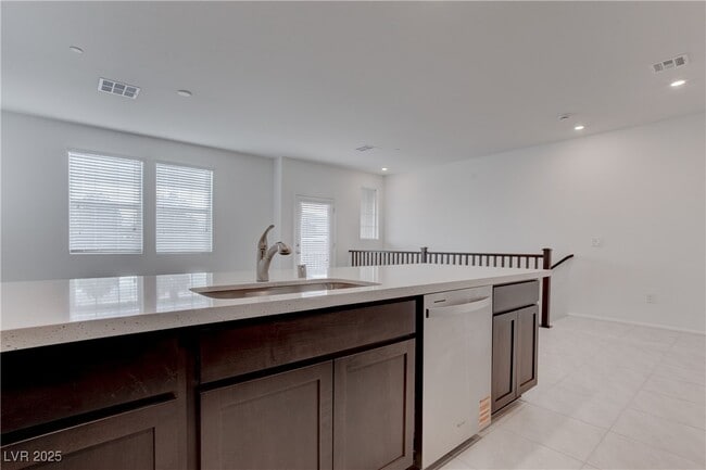 Building Photo - 618 Bellus Pl