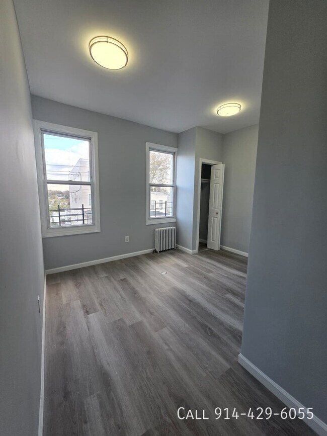 Primary Photo - 157 Voss Ave