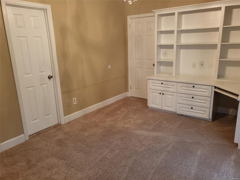 Building Photo - 1516 Charleton Dr