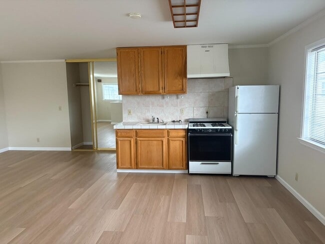 Building Photo - 712 Madison Ave