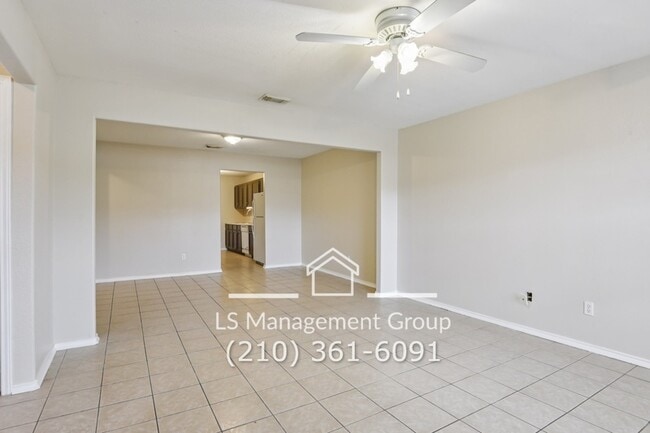 Building Photo - 7636 Oak Chase