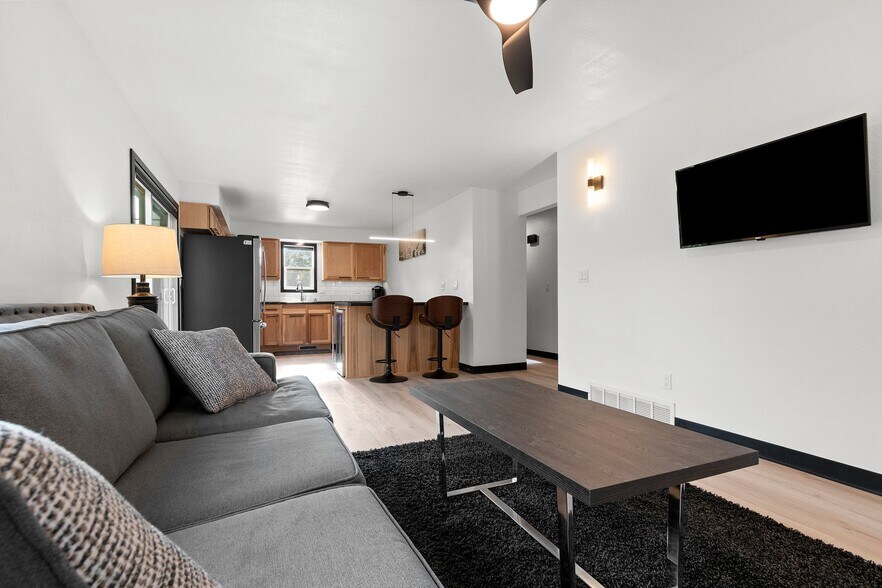 Building Photo - 2804 W Spencer St