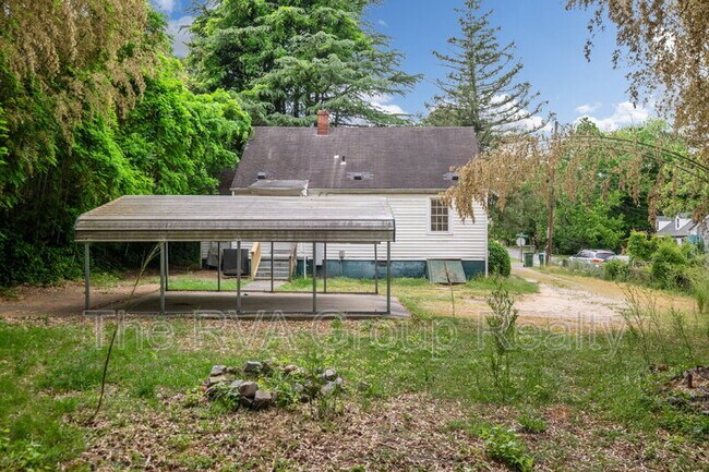 Building Photo - 819 Boroughbridge Rd