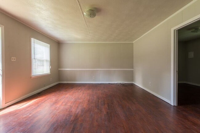 Building Photo - "Charming 2-Bed Condo Retreat in Lincolnton – Cozy 975 Sq. Ft. Haven!"