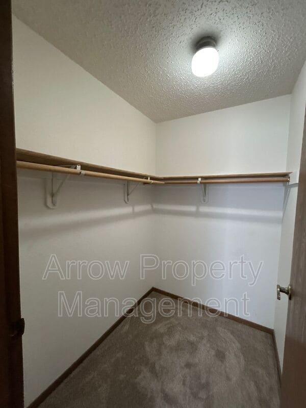 Building Photo - 203 E Arbor Ave