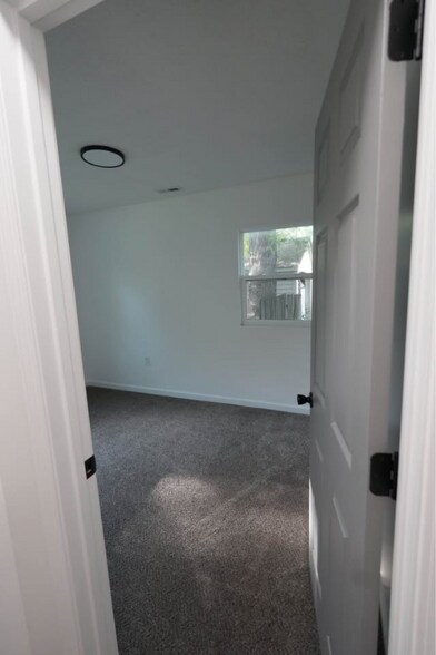 Building Photo - 24 S Galeston Ave