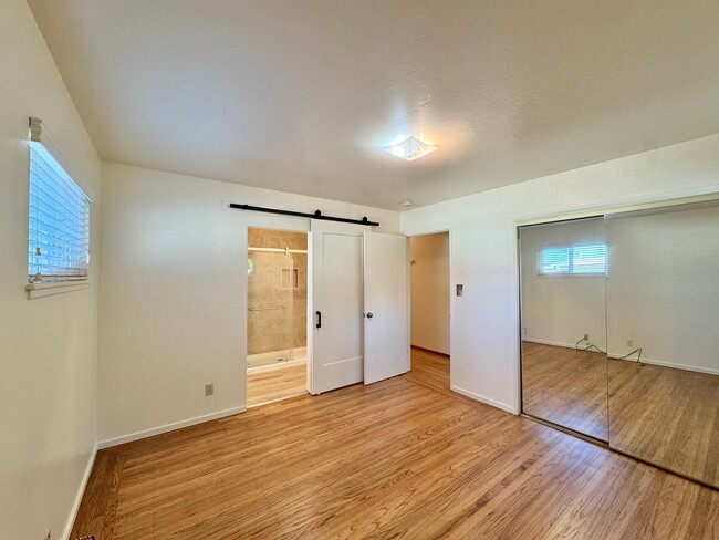 Building Photo - Spacious 3 Bedroom/2 Bath Home on Corner i...