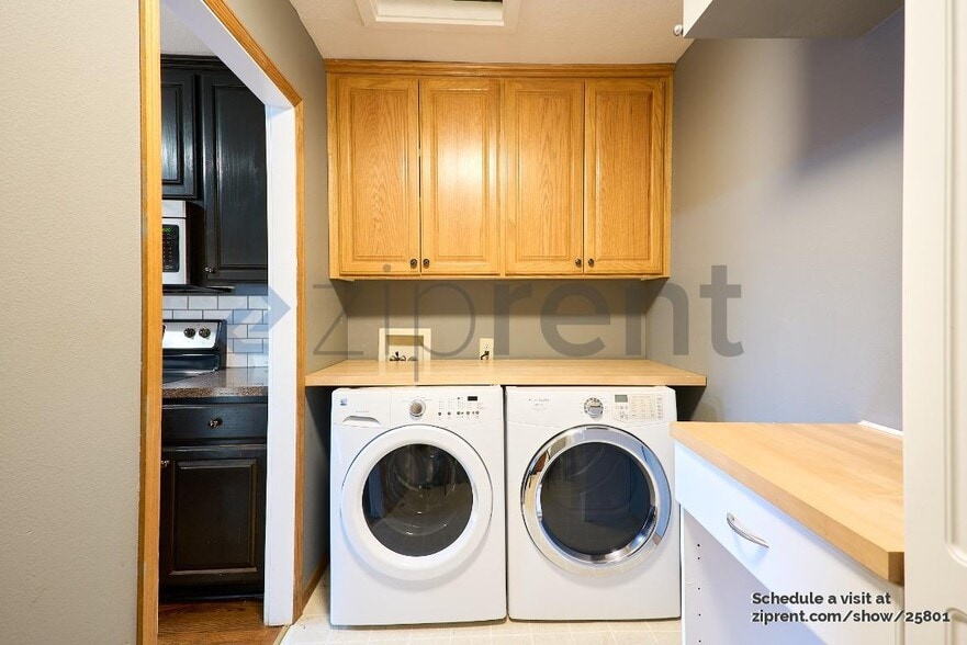 Building Photo - 2418 SE 141st Ave