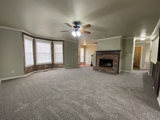 Building Photo - 3503 S Dogwood Ave