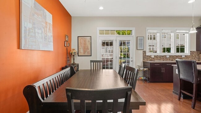 Building Photo - 337 Osona Ln