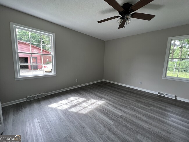 Building Photo - 170 Emory Dr