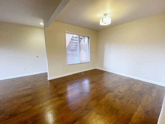 Building Photo - South Anchorage Condo with Balcony, Garage...