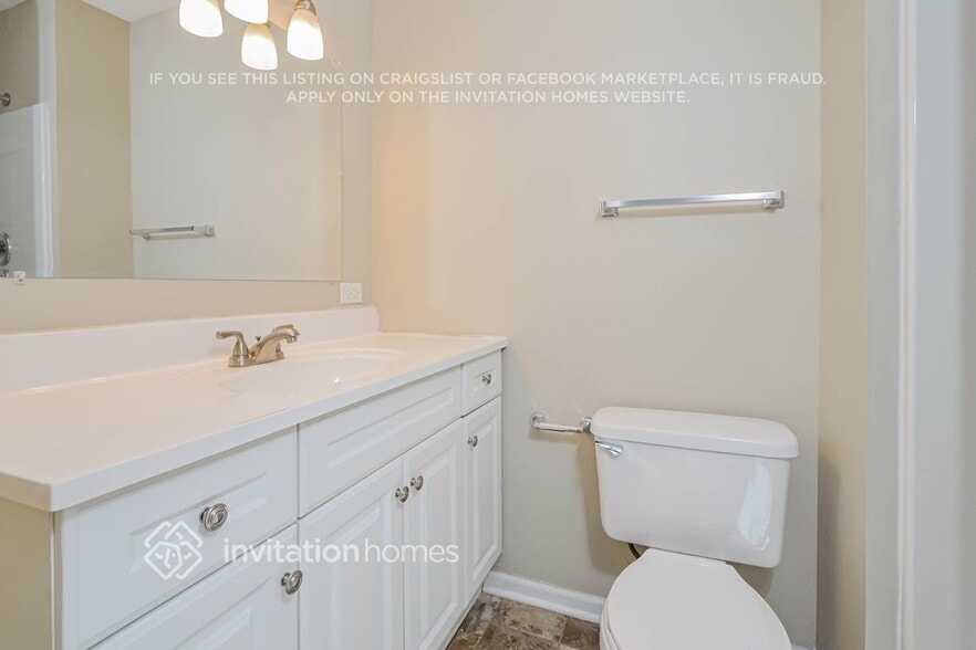 Building Photo - 880 Edenwood Dr