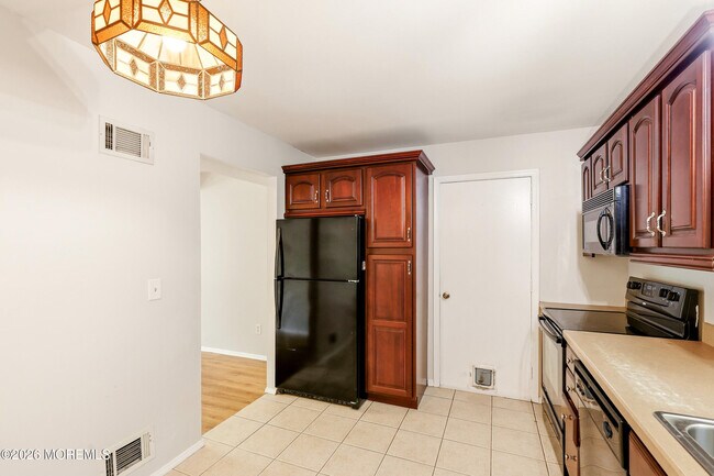 Building Photo - 35 Mizzen Dr