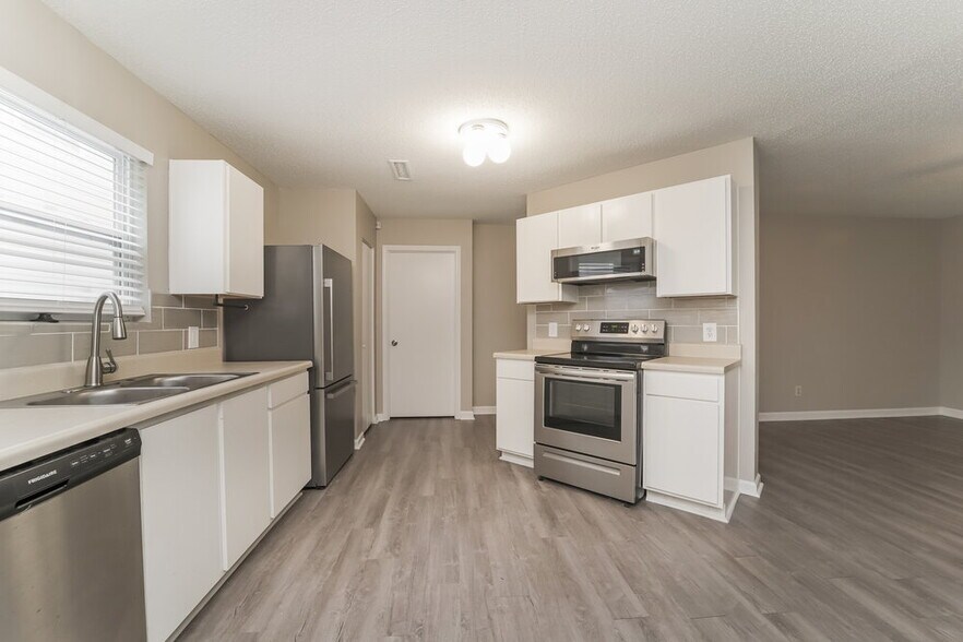 Building Photo - 7054 Sycamore Grove Ct