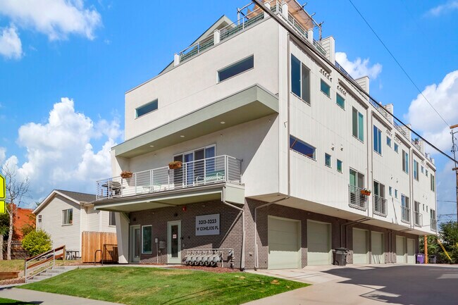 Building Photo - 3213 W Conejos Pl