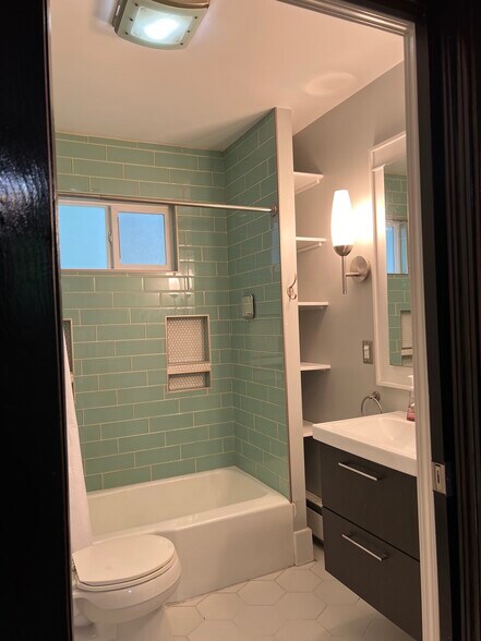 bath on first floor - 925 Ridgeway Ave