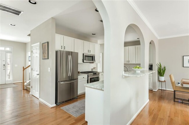 Building Photo - 4735 Longcourt Dr