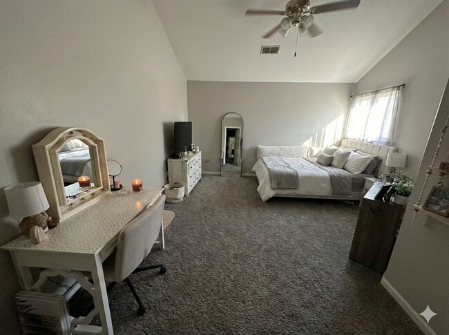 Building Photo - 1641 Olympus Dr