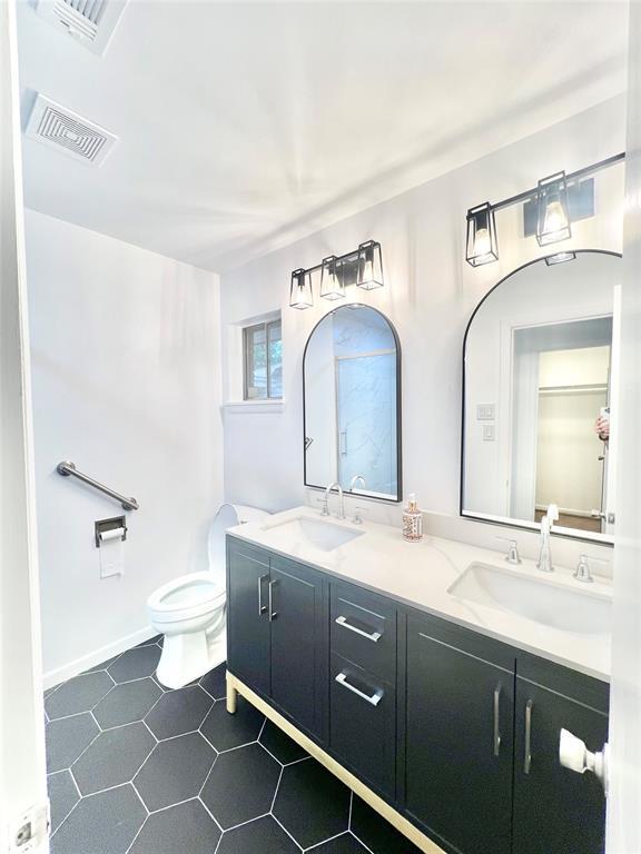 Building Photo - 5546 Beechnut St