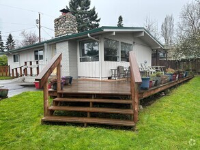 Building Photo - Recent Renovated Anacortes Two Bedroom