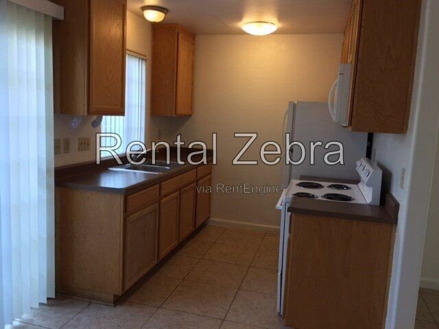 Building Photo - 2935 Willowbrook Dr