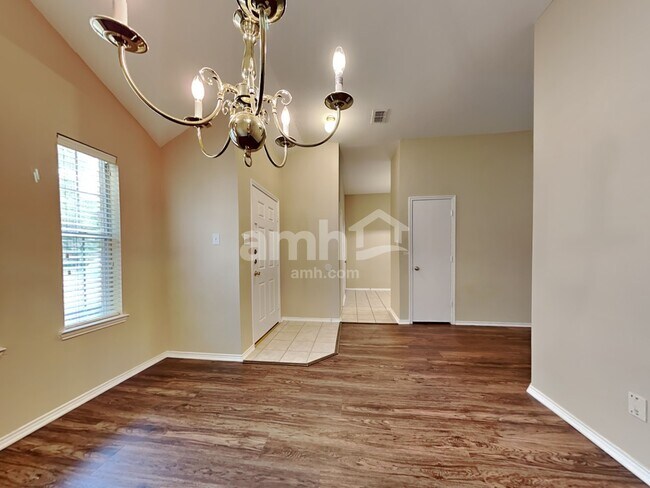 Building Photo - 3525 Beatriz Dr