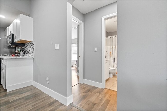 Building Photo - 401 NW Kilpatrick Ave