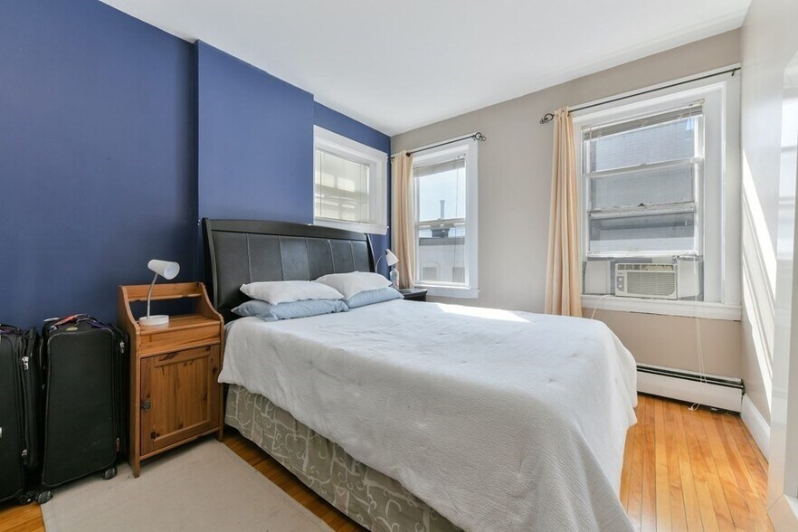 Primary Photo - 3 Arlington St