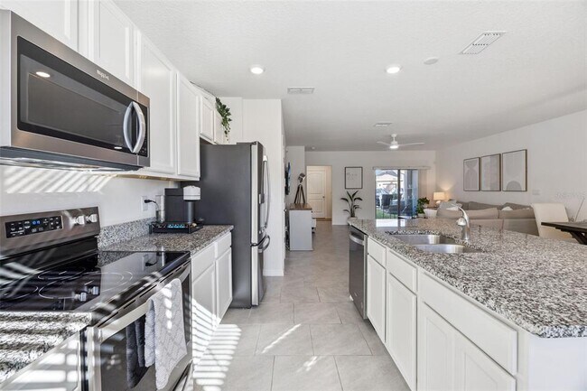 Building Photo - 13121 Bounty Ave