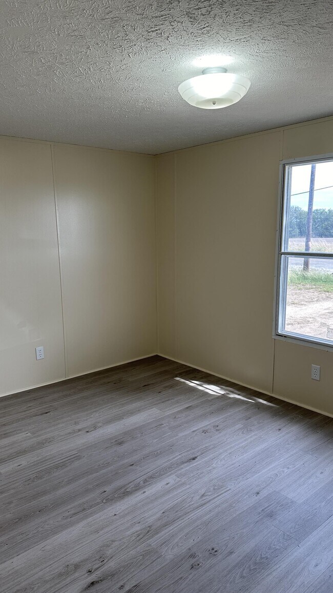 Building Photo - 1325 Harris Hill Rd
