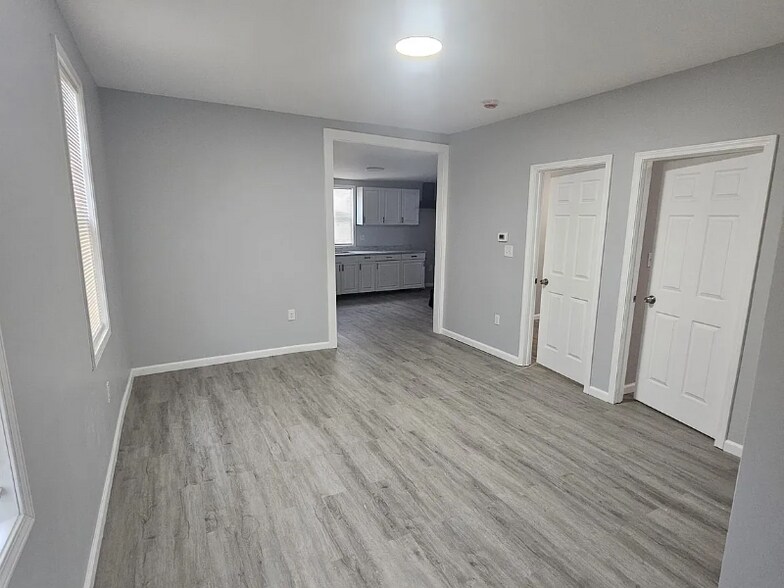 Building Photo - 2901 Wade Ave