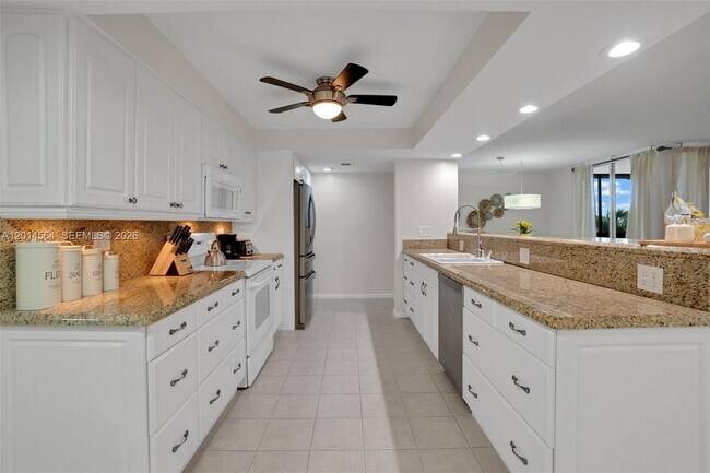 Building Photo - 500 Egret Cir