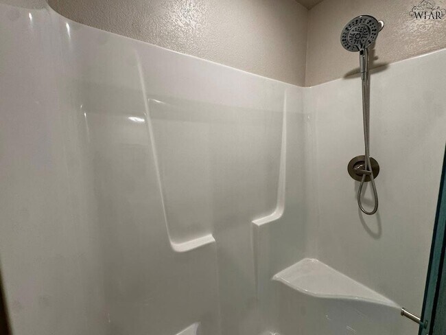 Building Photo - 301 Mariners Wy