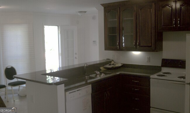 Building Photo - 145 Princeton Trce