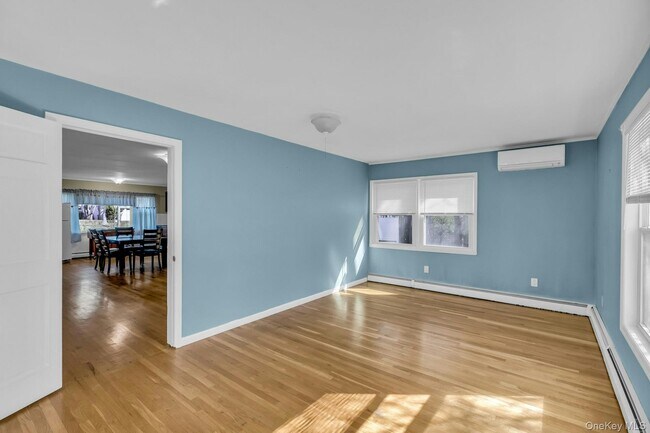 Building Photo - 13 Argonne Rd W