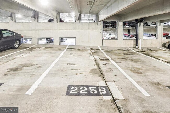 Building Photo - 12941 Centre Park Cir