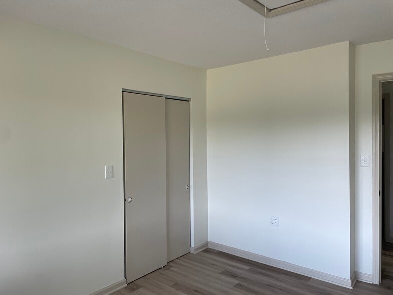 Building Photo - 1408 Bluebird Dr