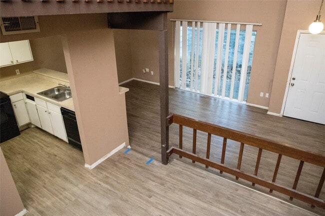 Building Photo - 7075 Greenway Chase St