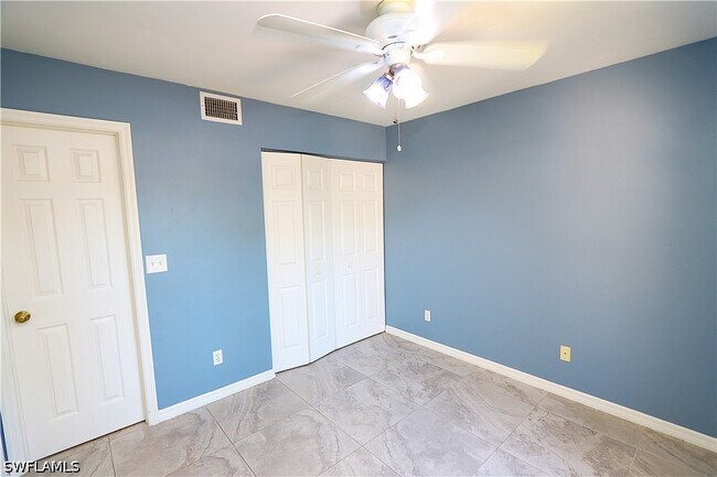 Building Photo - 1305 Mainsail Dr