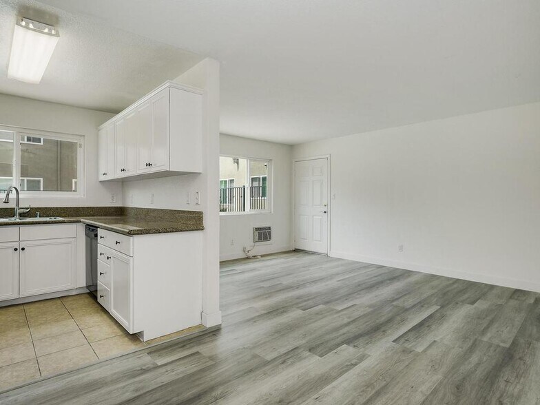 Building Photo - 6602 Beadnell Way