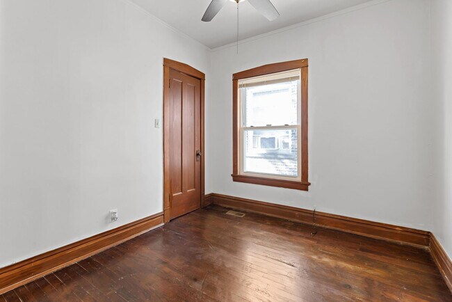 Building Photo - 7424 S Blackstone Ave