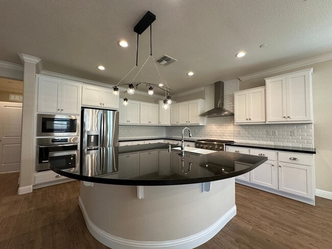 Building Photo - Impressive All Single Story 3 Bedroom, 2.5...
