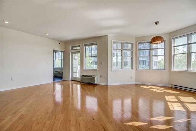 Building Photo - 15 Enterprise Ct