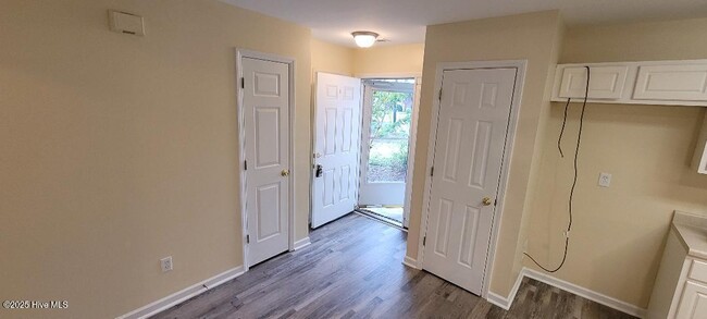 Building Photo - 3960 Winds Ridge Dr