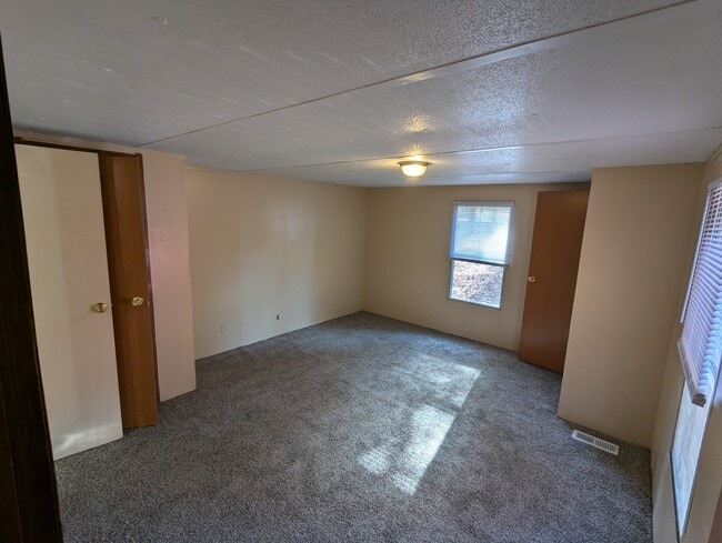 Building Photo - 123 Ransdell Ln