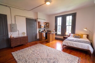 Building Photo - 2632 Eden Ave